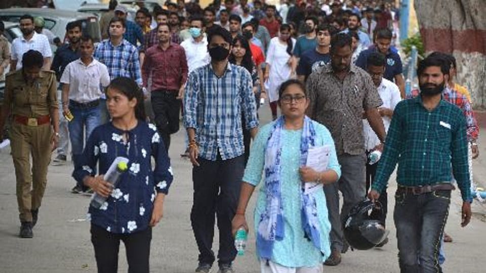 Agra University Exams from 13 August but students have not filled the examination form know the reason