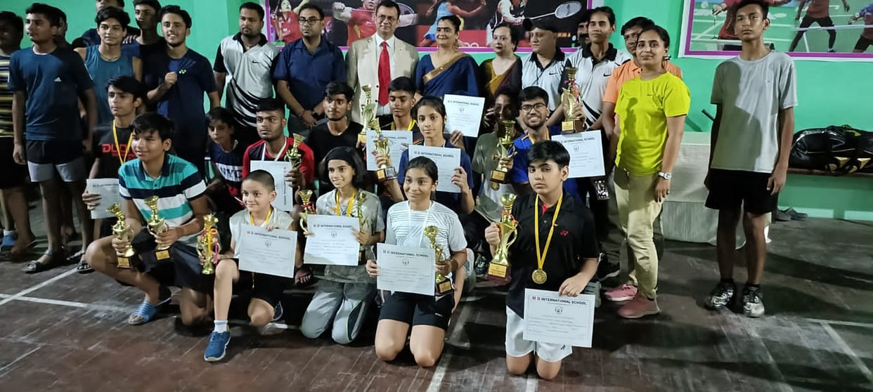 Moksha won gold in badminton competition