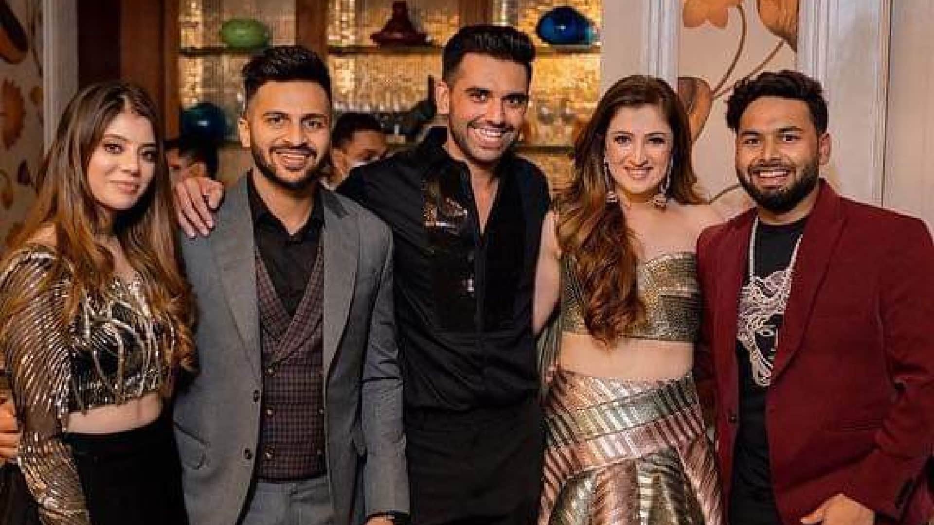 Deepak Chahar Wedding photos Suresh raina and Anurag Thakur joins Reception