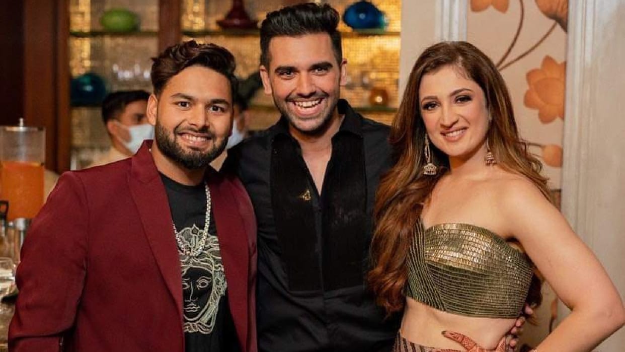 Deepak Chahar Wedding photos Suresh raina and Anurag Thakur joins Reception