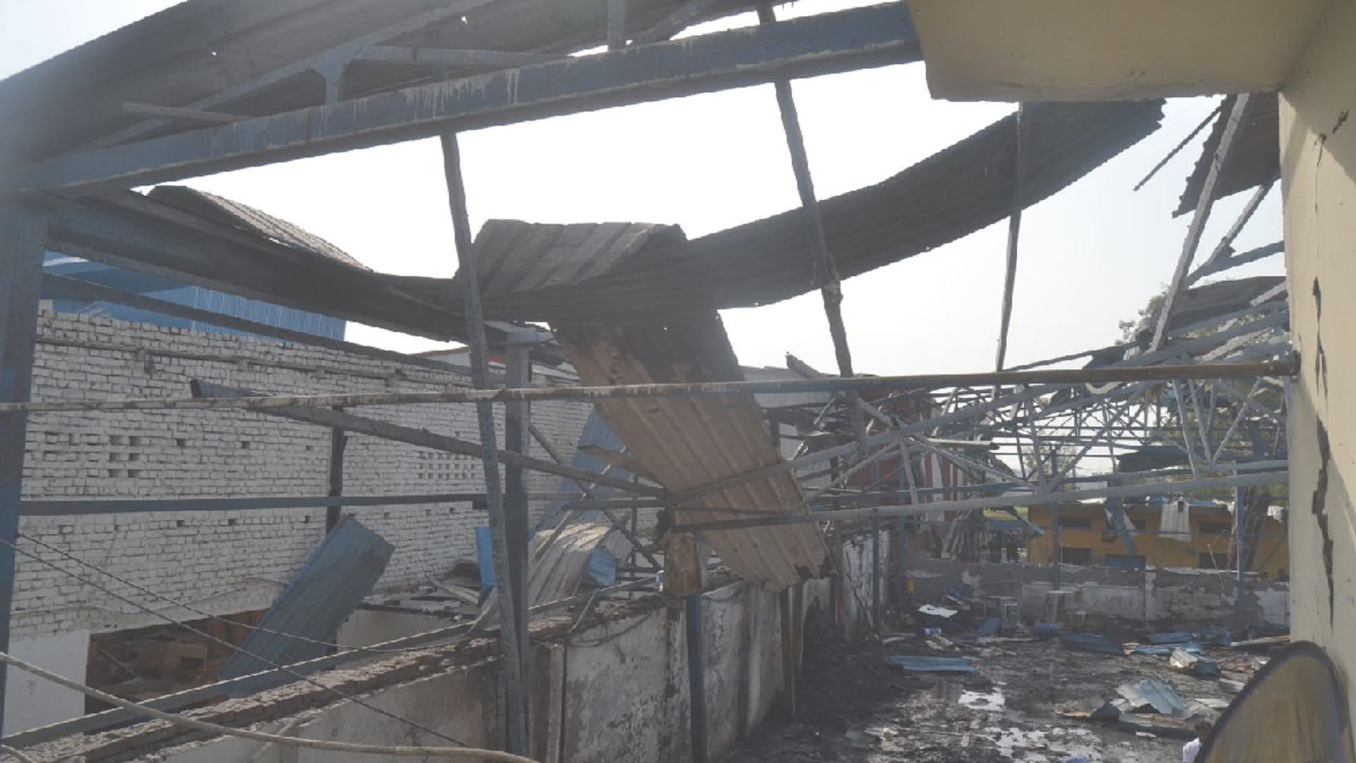 Hapur Explosion in Factory Illegal firecracker factory was running for three months Neighbors don't even know