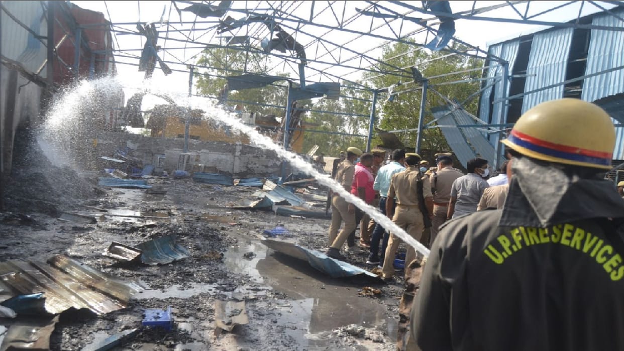 Explosion in illegal firecracker factory in hapur Explosion in illegal firecracker factory in hapur