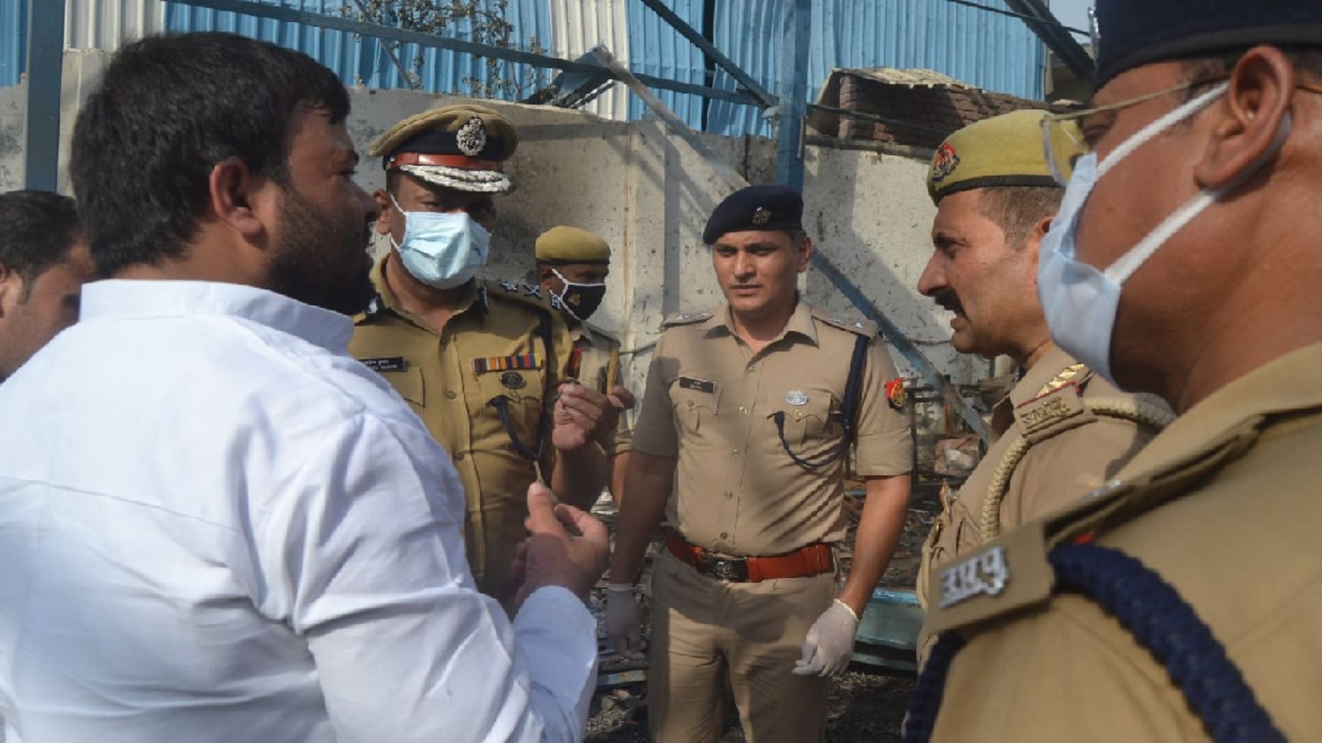Explosion in illegal firecracker factory in hapur Explosion in illegal firecracker factory in hapur