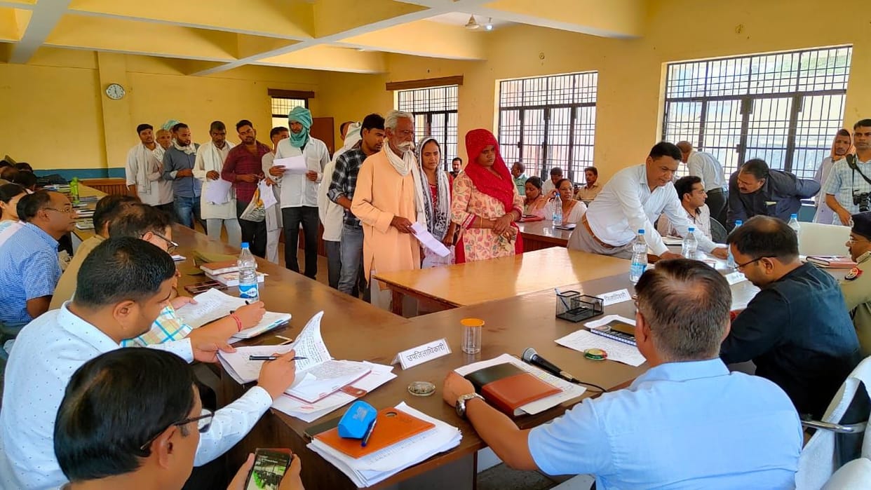 Hathras: Settle the complaints received on IGRS before defaulting: DM