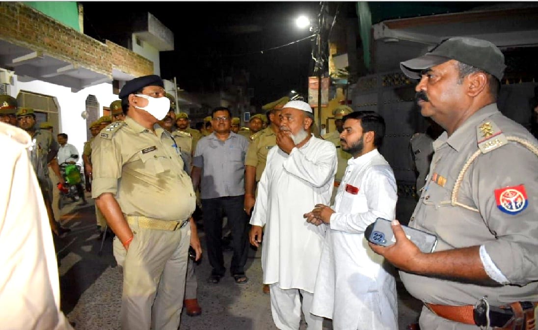 Alert issued after violence in Kanpur in Banda:, SP reached colonies with heavy force