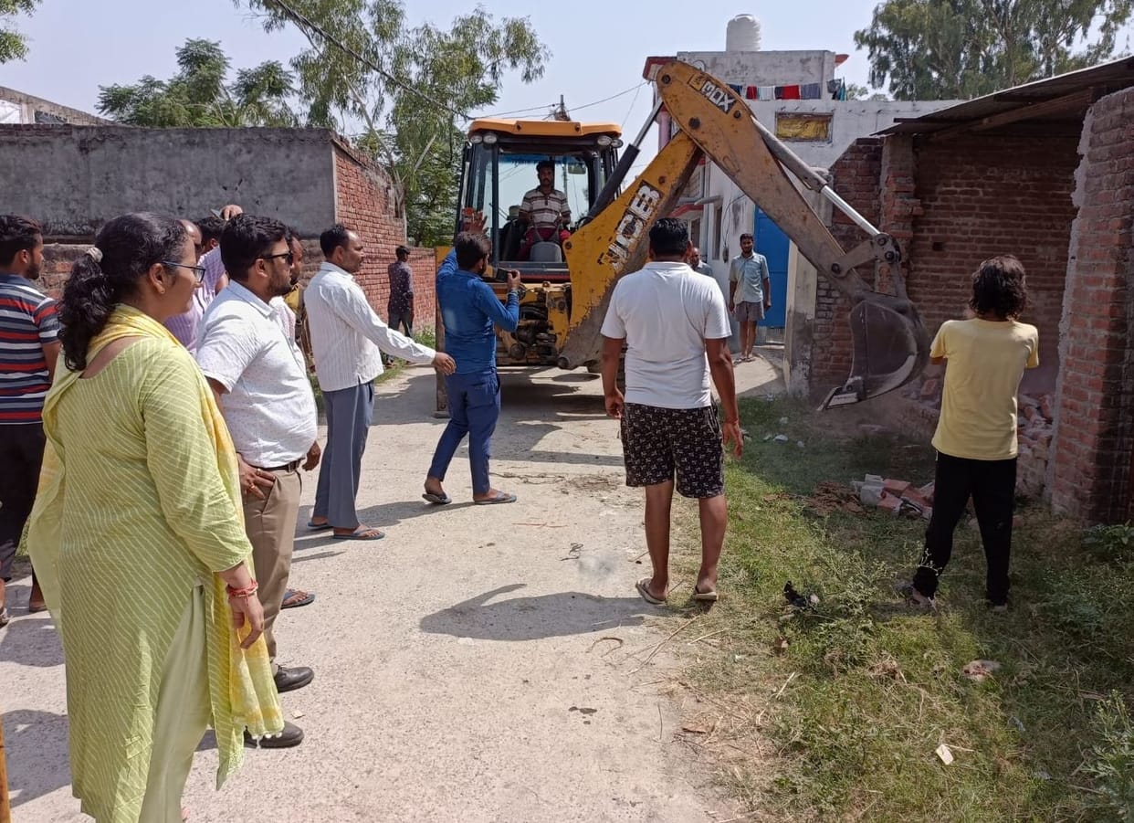 Encroachment removed.