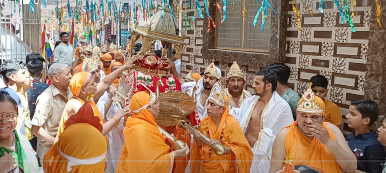 Jinvani mother's palanquin took out procession