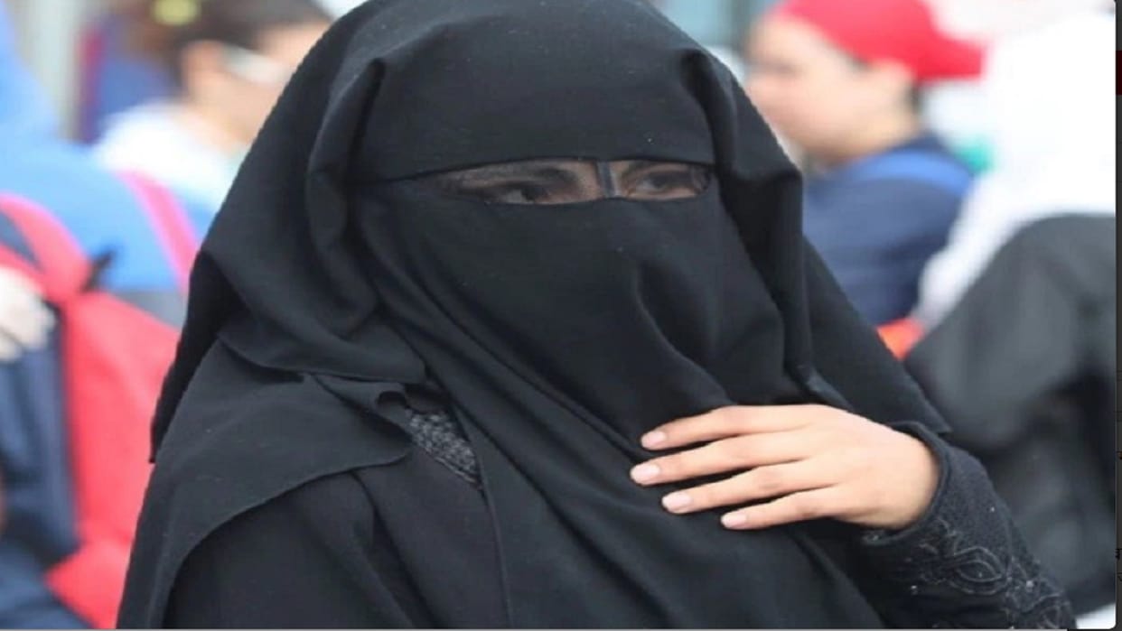 Muzaffarnagar News: A muslim woman has reached in ssp office and demanded for action against husband