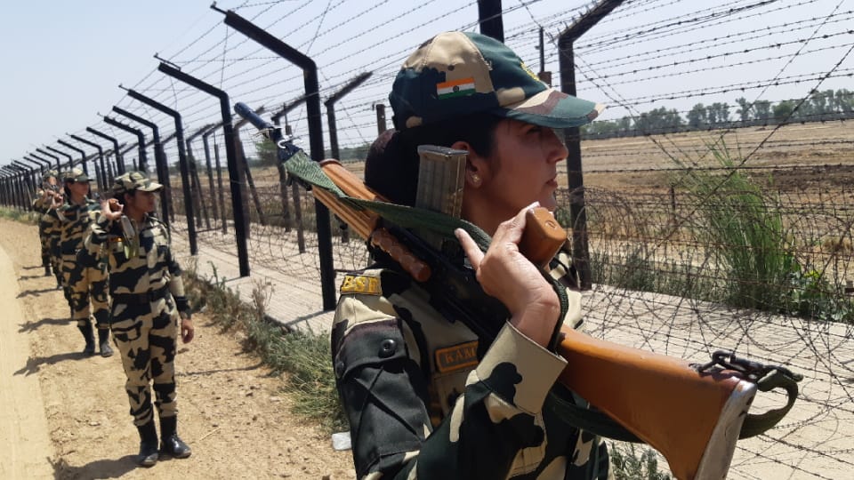 BSF women guards are guarding India-Pakistan border in Amritsar