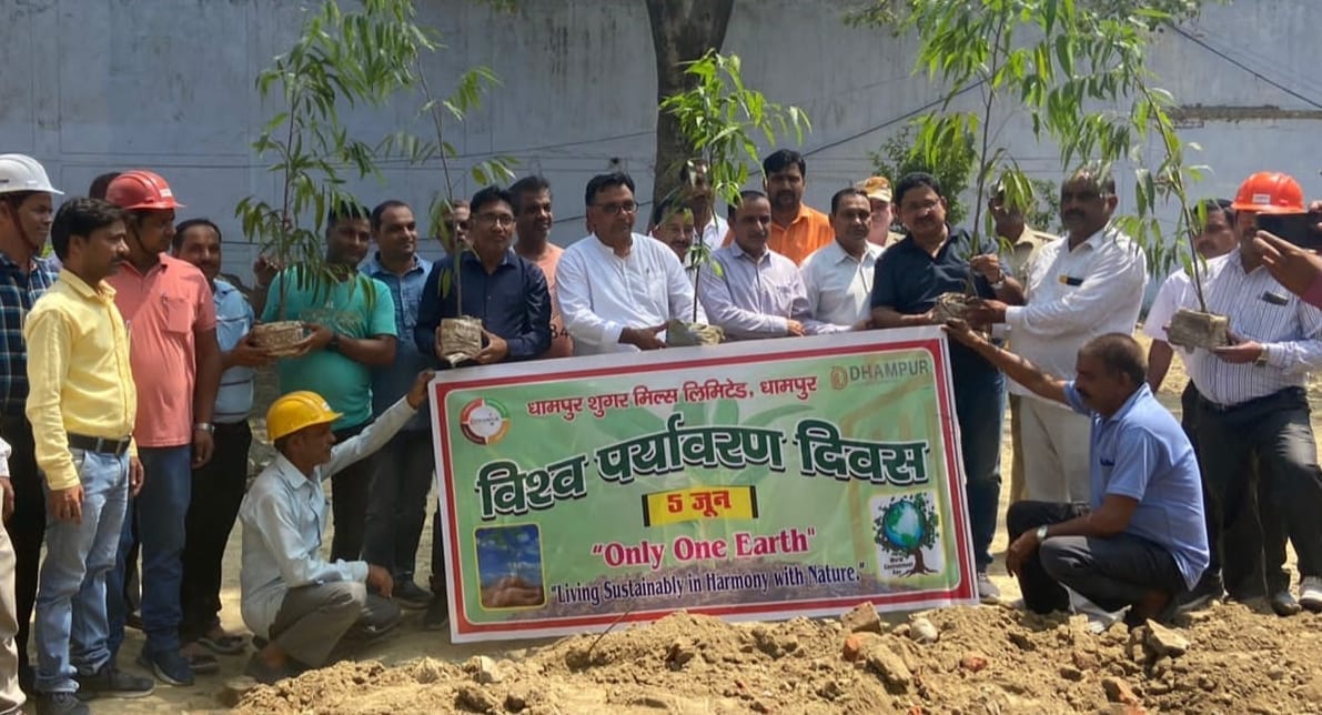 Pledge to plant ten thousand saplings