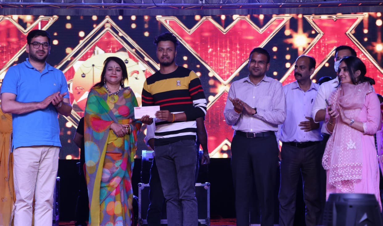 Arun becomes the winner of Kangra Idol