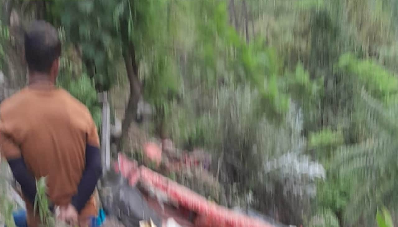 uttarakhand bus accident Yamunotri National Highway accident in Uttarakhand Bus fell into ditch