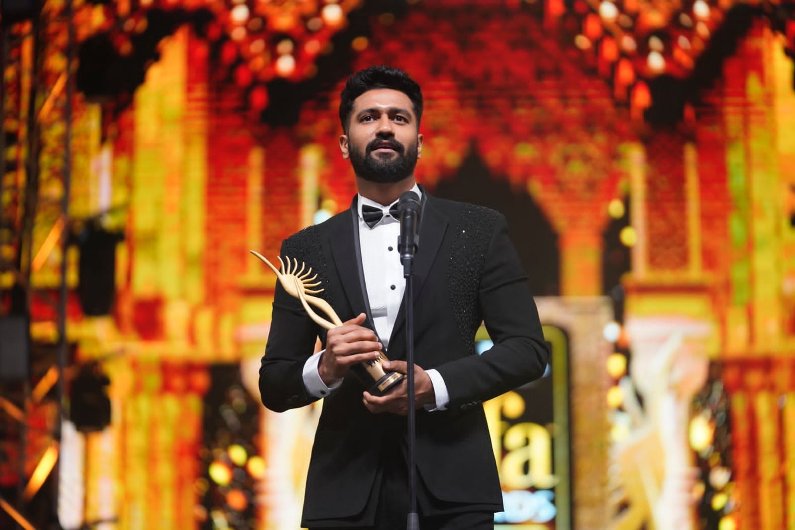 Vicky Kaushal shares a laugh with Katrina Kaif Sunny Kaushal and his parents in candid pic