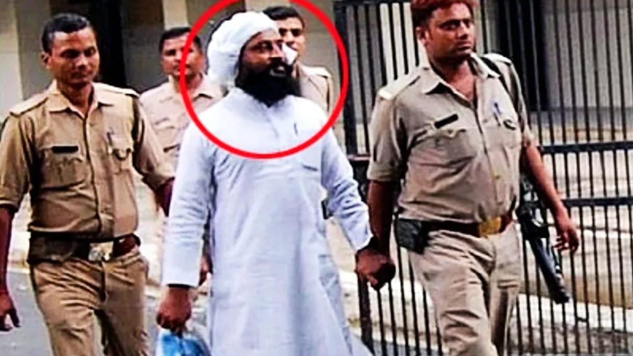 varanasi serial blast 2006: Waliullah had chosen the spot to plant the bomb