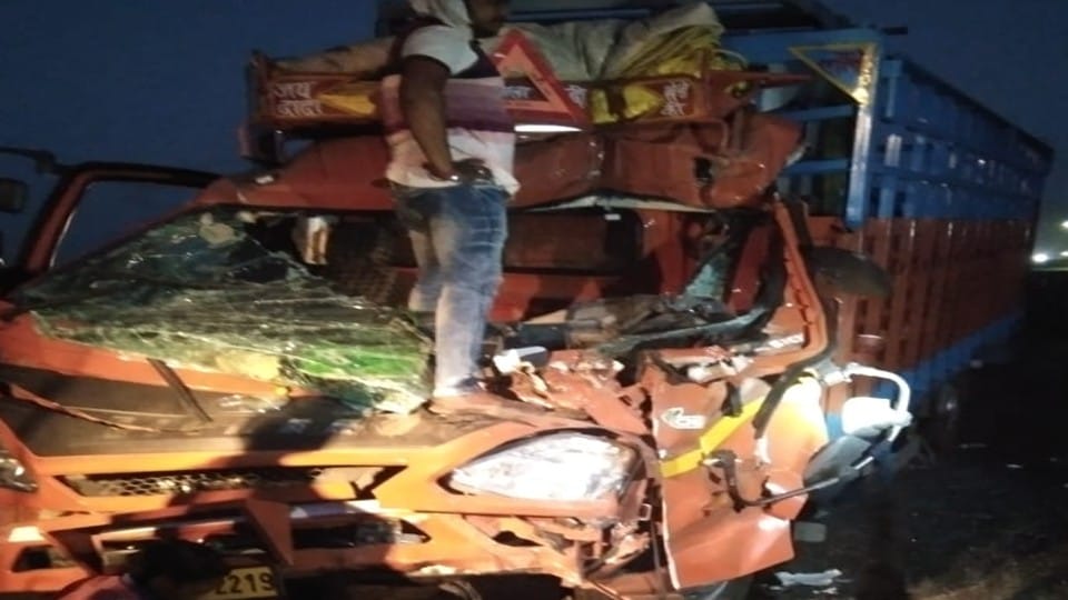 two accidents on Agra-Lucknow Expressway in Firozabad