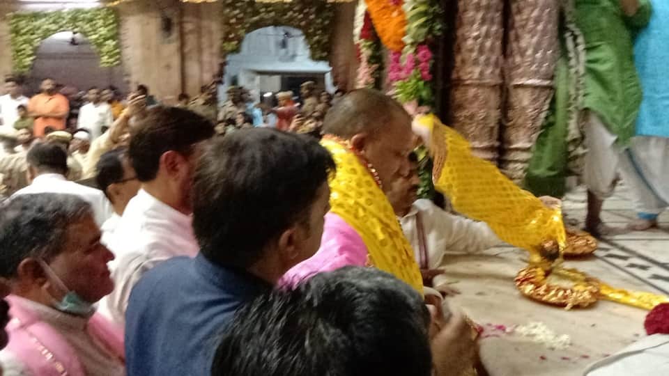 Cm yogi adityanath banke bihari darshan mathura visit