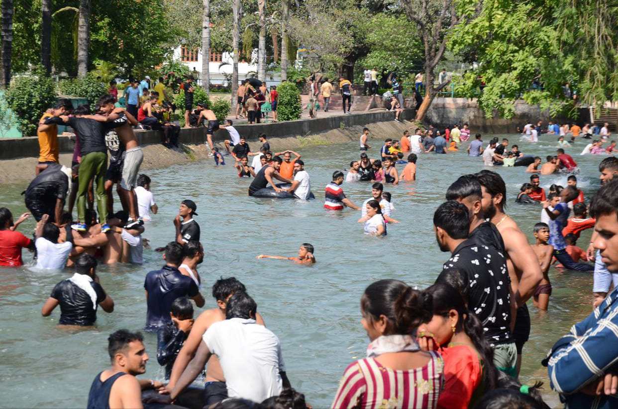 The scorching heat made trouble, mercury crossed 43