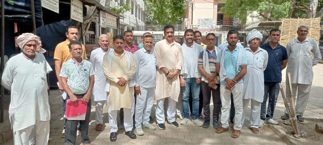 After four years in the case on the demand for removal of dumping point, 11 people including former MLA and then 8 councilors were acquitted.