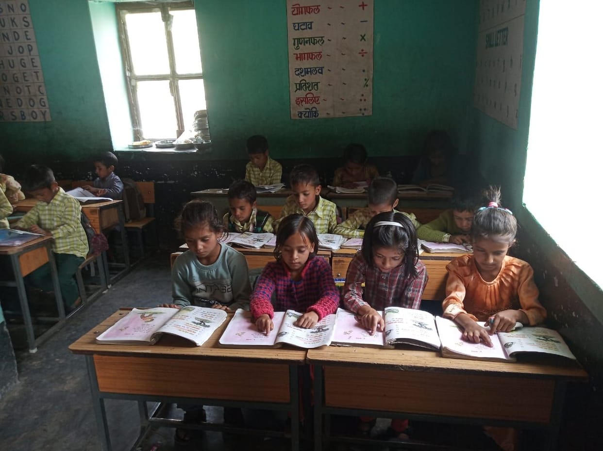 Students of Mundola school forced to study in the dark