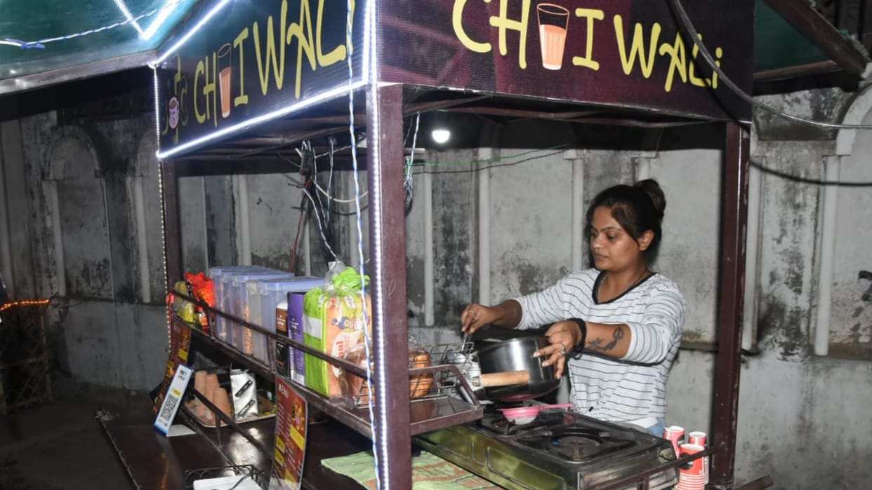 Read about BTC chai wali from Lucknow.
