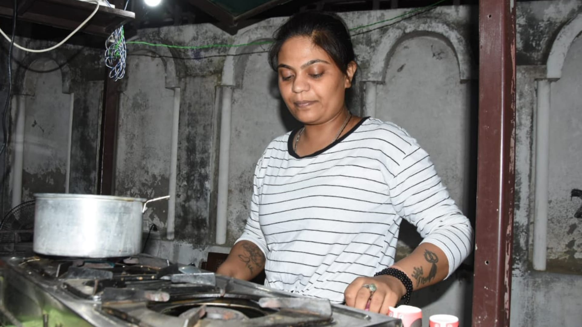 Read about BTC chai wali from Lucknow.