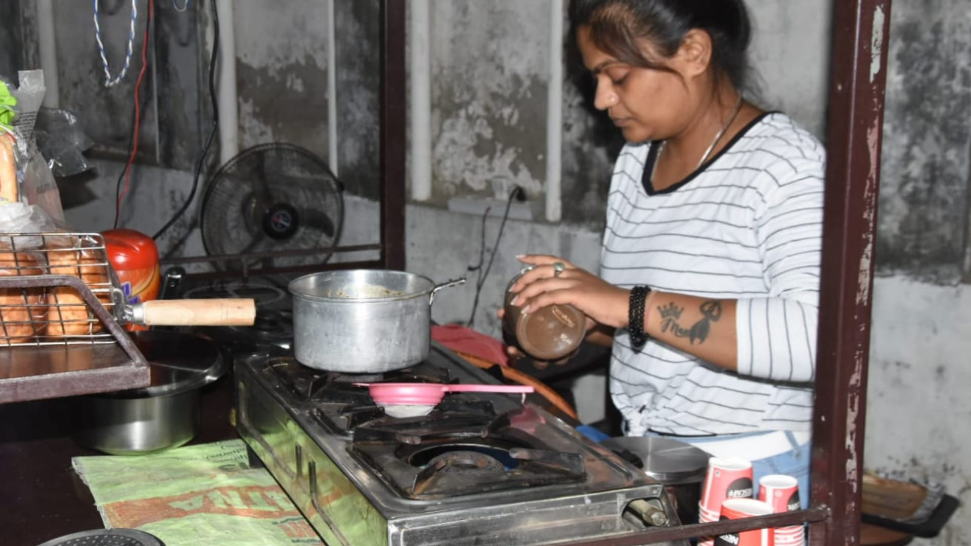 Read about BTC chai wali from Lucknow.