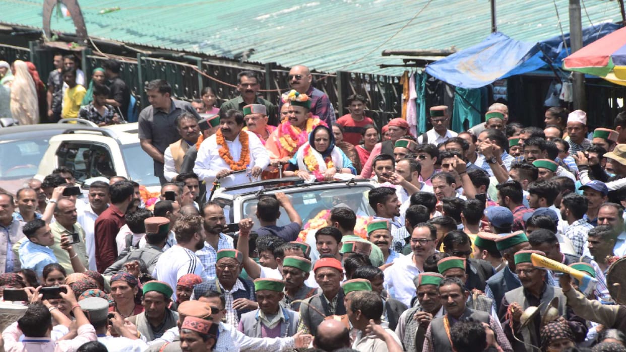 Pratibha Road Show: Congress shakti pradarshan in Rampur on the pretext of women's honor ceremony
