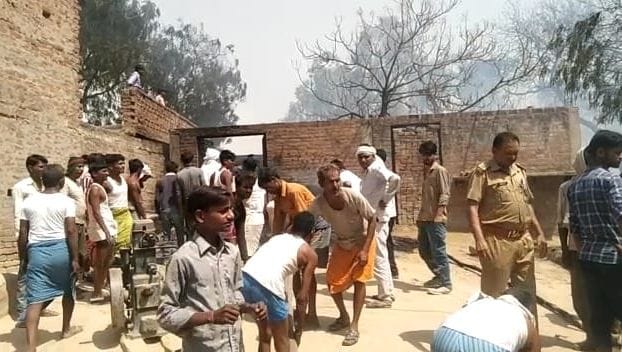 hardoi news,Households of 16 houses burnt to ashes due to fire