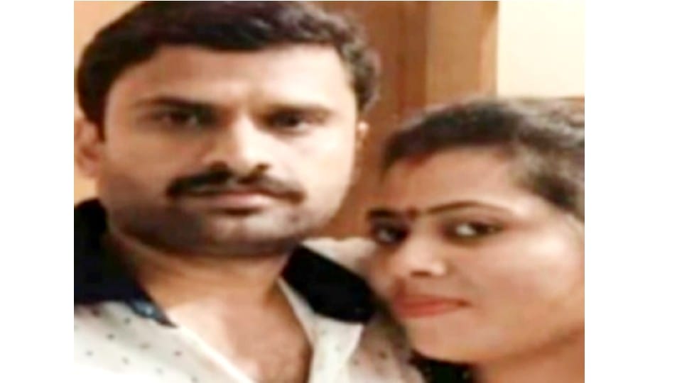 Gwalior Crime News: Congress leader shot his wife in the head, father woke up at 2.30 am, informed the police
