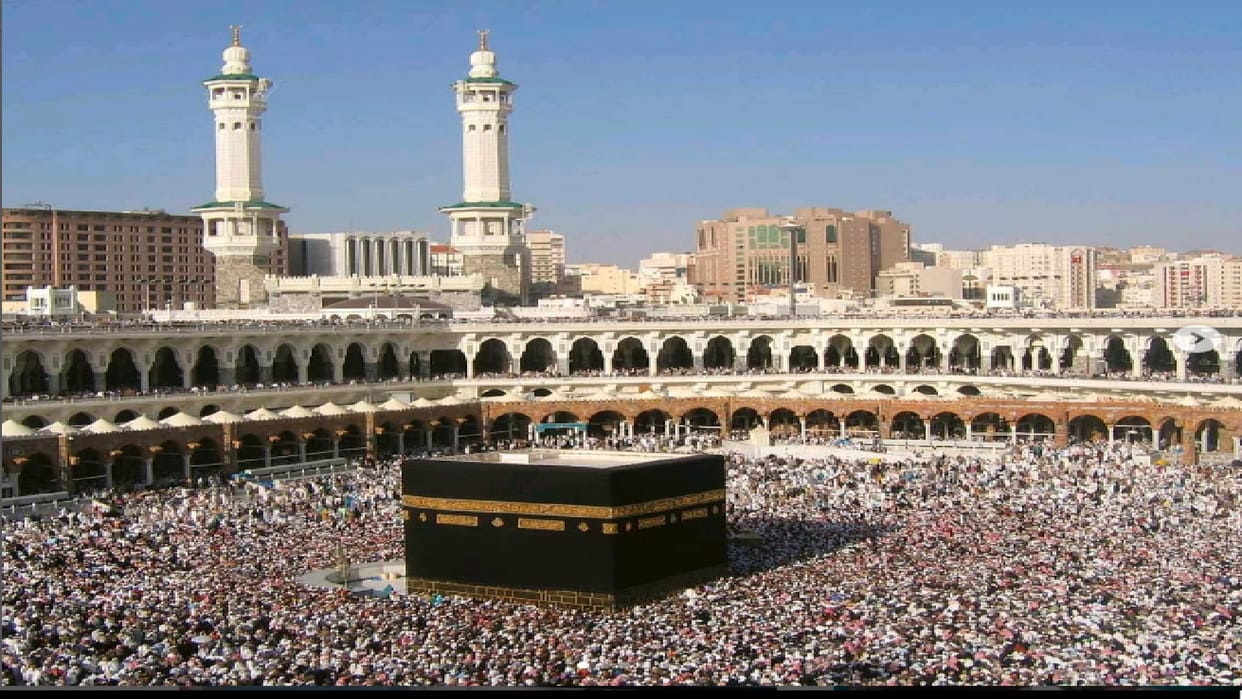 large number of Muslims are reaching Saudi Arabia without masks for Haj yatra