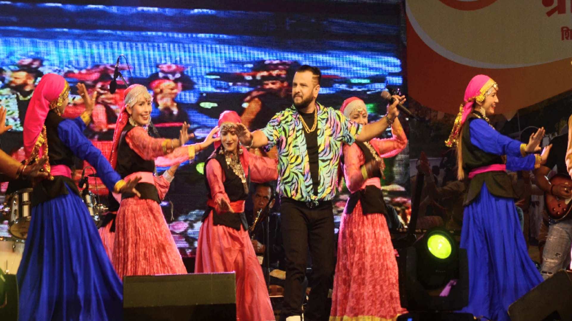 Shimla Summer Festival: In the second cultural night, Kuldeep sharma gave spectacular performance, Bajantris mesmerize people by the Dev Dhun