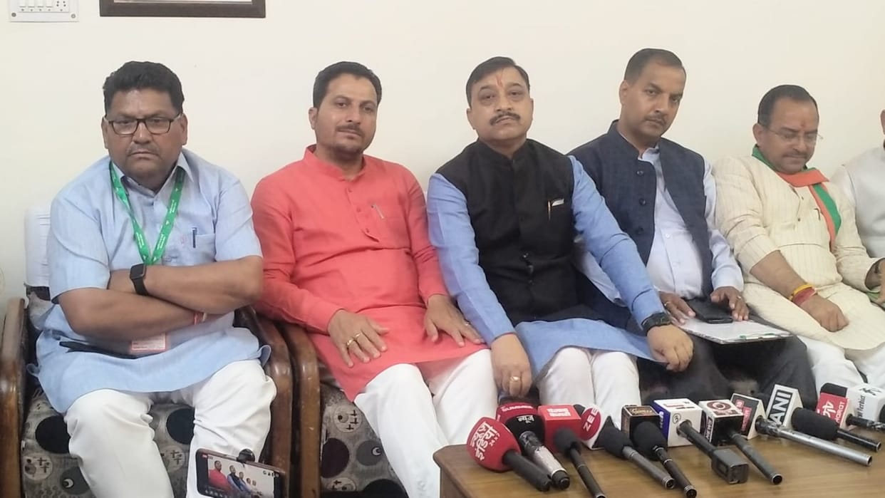Himachal BJP Pradesh adhyaksh Suresh Kashyap press conference in Hamirpur