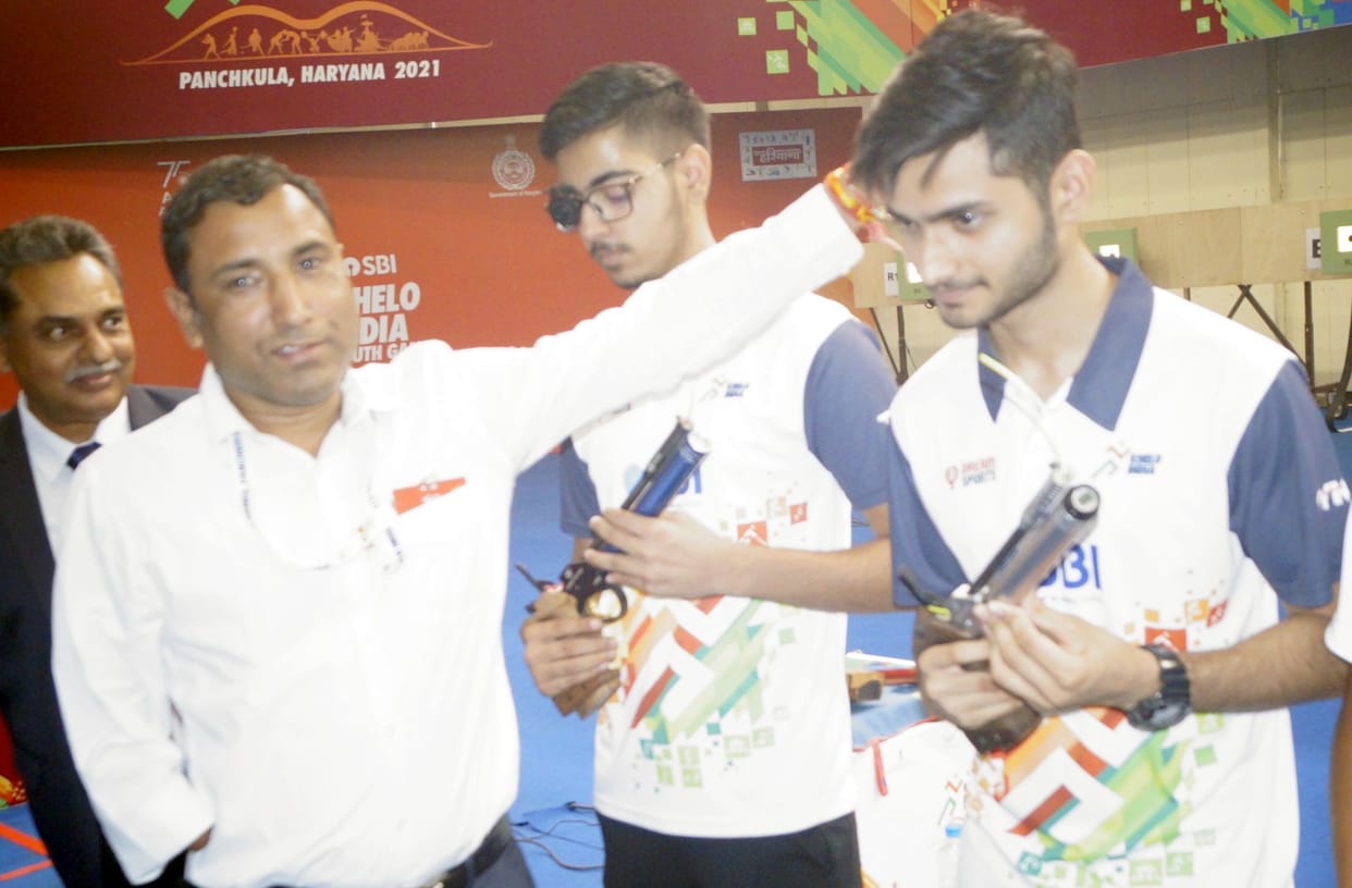 Gold medal for Shiva Narwal in 10m Air Pistol