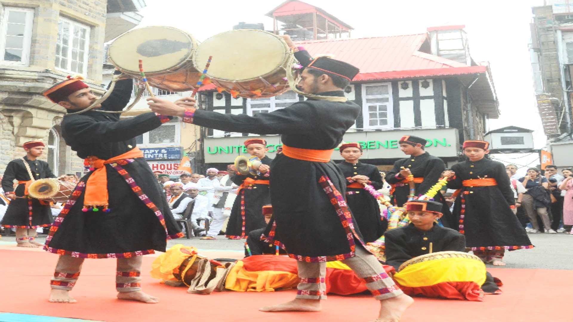 Shimla Summer Festival: In the second cultural night, Kuldeep sharma gave spectacular performance, Bajantris mesmerize people by the Dev Dhun