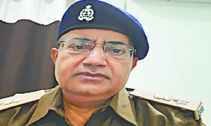 Varanasi Bomb Blast Case terrorist Waliullah was caught by police after checking call details Huji Commander Shamim still absconding