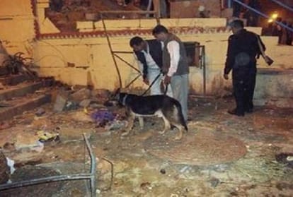 Varanasi Bomb Blast Case terrorist Waliullah was caught by police after checking call details Huji Commander Shamim still absconding