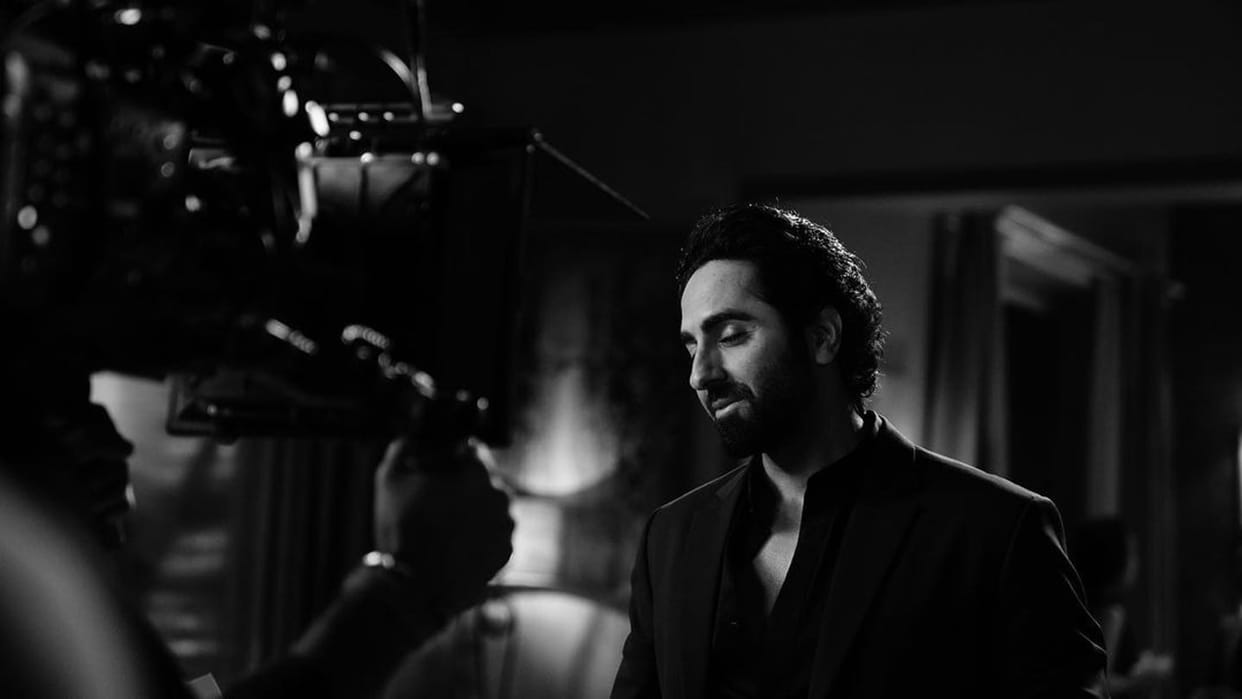 Ayushmann Khurrana shares a new picture with shayri actor says Apne andar ke ujaale ko zinda rakhna