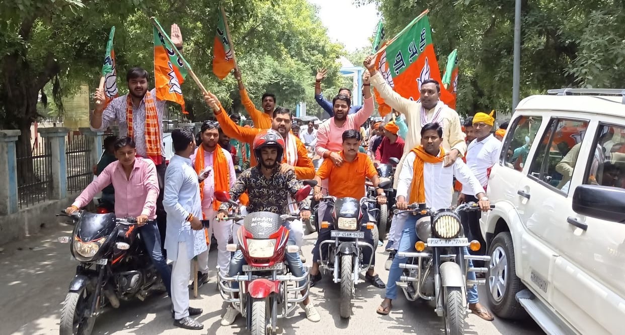 The achievements of the government were told by taking out a bike rally