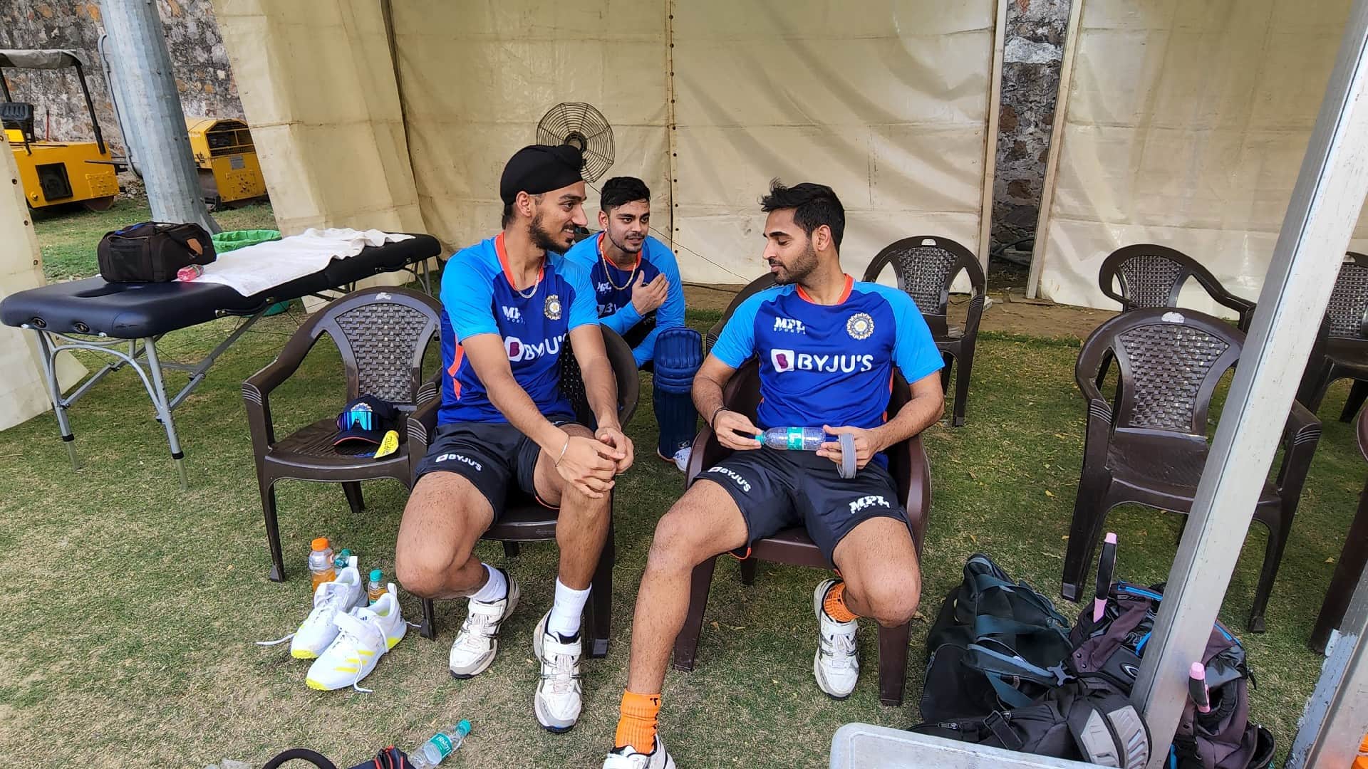 Team India prepares for IND vs SA T20 Series Rahul Dravid gave tips to Avesh Khan and Umran Malik
