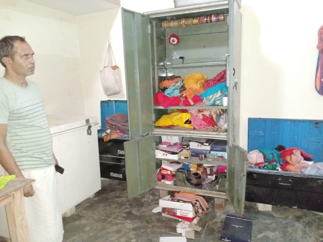 6 lakh stolen from CRPF jawan's house