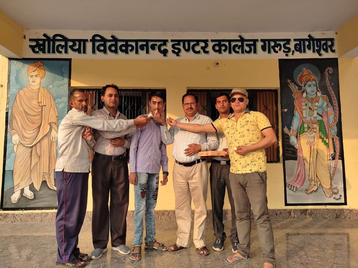 five Students from inter college in marit