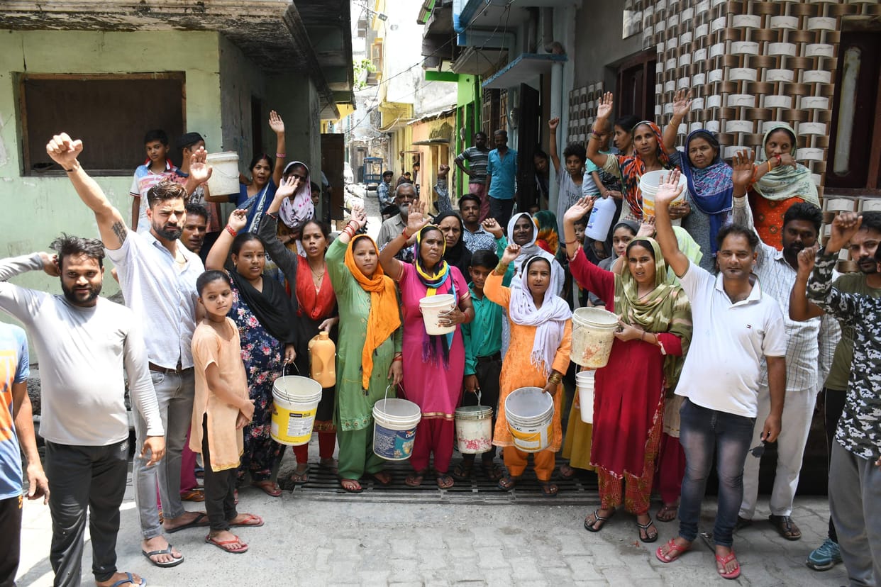 Supply stalled for ten days, people protested against Jal Sansthan