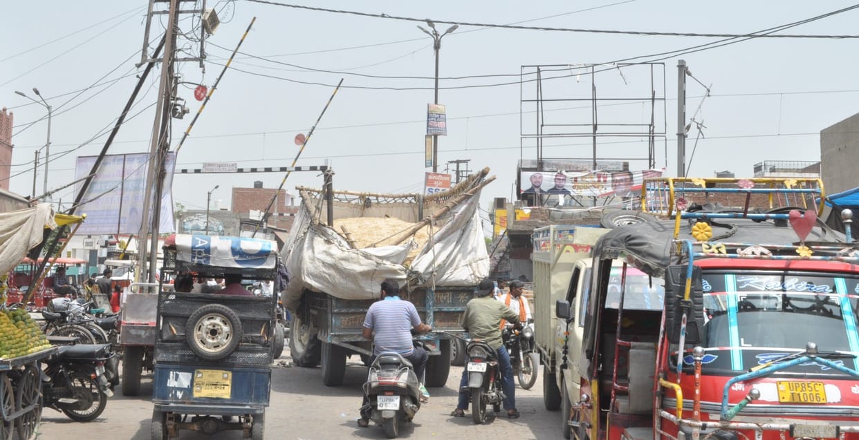 Madhugarhi intersection struggling with jam