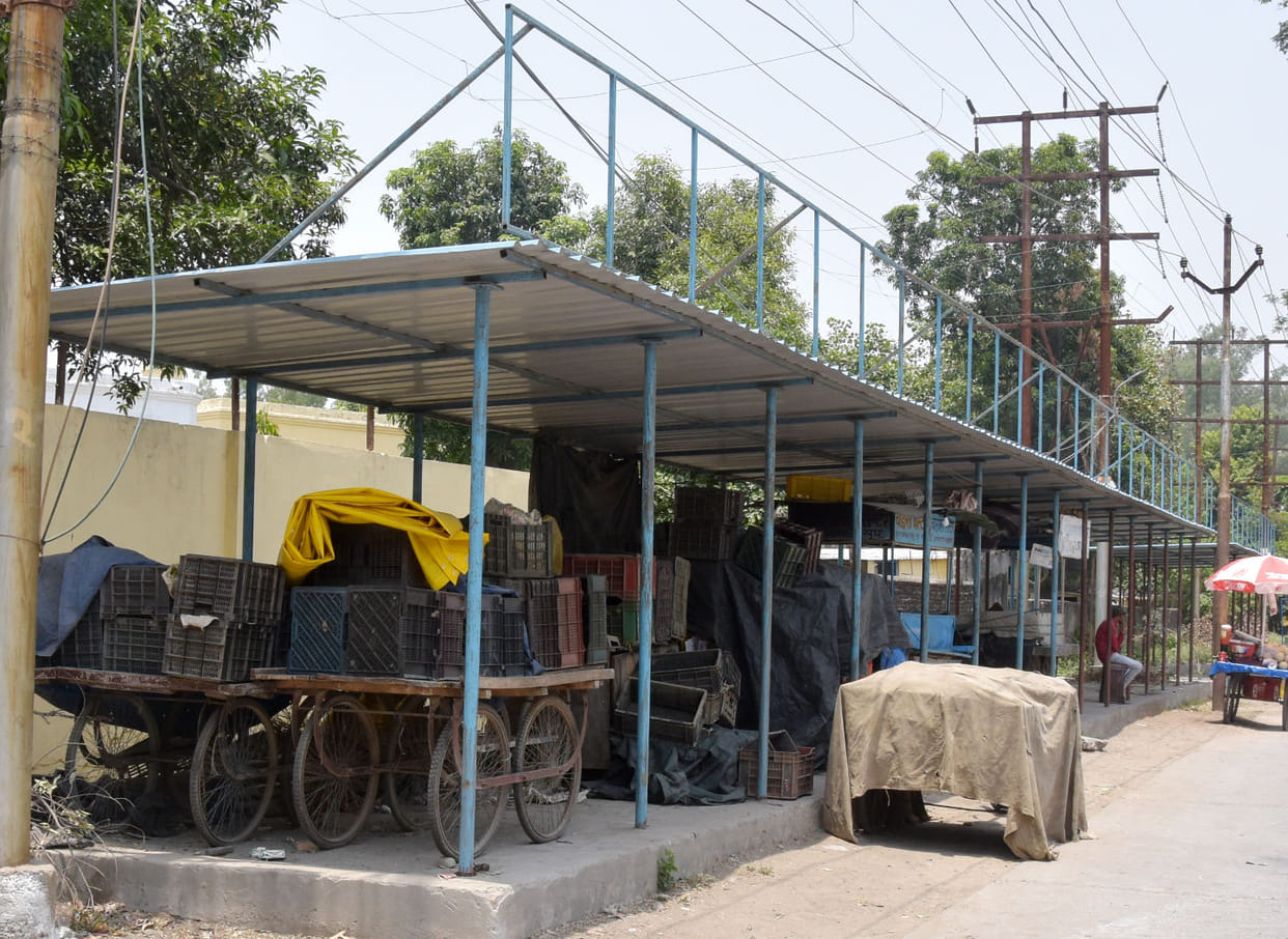 Streets are on the streets, vending zones are empty