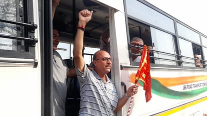 Kheer Bhawani mela batch of Kashmiri Pandits families leave for Kheer Bhawani temple from Jammu to ganderbal