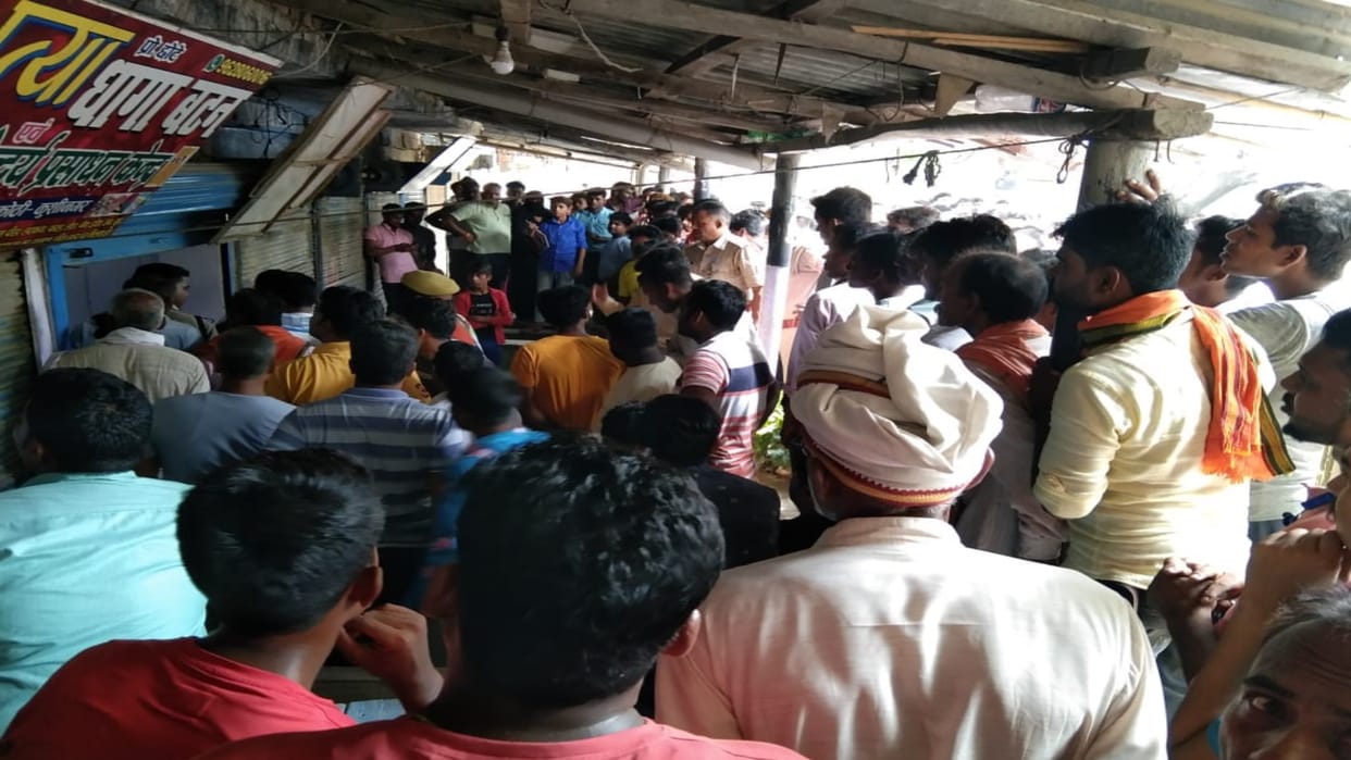 Bullion businessman murdered by slitting throat in kushinagar