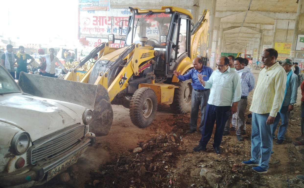 Encroachment removed from under flyover