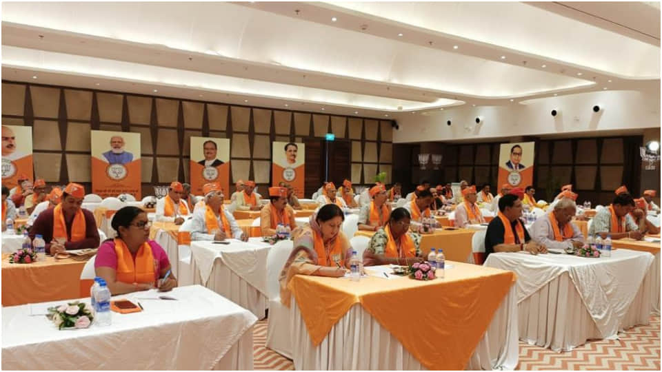 BJP MLAs living in enclosure did yoga meditation and exercise Jaipur Rajasthan