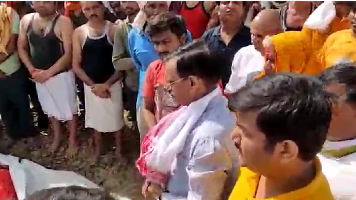Uttarakhand Bus Accident: VD Sharma attended last visit of Sharma couple in Panna, expressed condolences