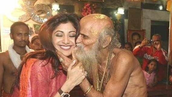 Shilpa Shetty Birthday:शिल्पा शेट्टी का विवादों से रहा है गहरा नाता, एक बार  तो गैर जमानती वारंट हो गया था जारी - Shilpa Shetty Birthday Today Know  About Actress Controversies ...